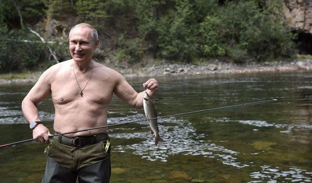 Vladimir Putin balığa çıktı, stres attı!