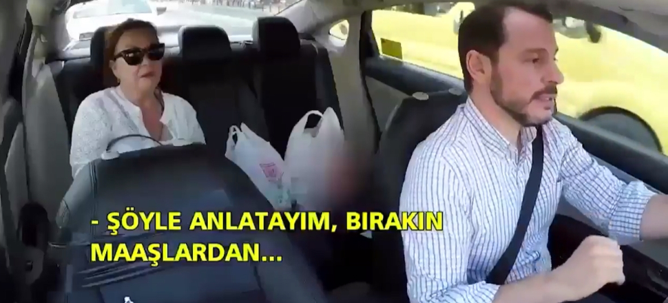 Bakan Albayrak Seçim Taksi’nin direksiyonuna geçti