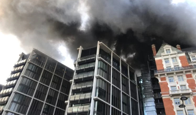 Londra'da beş yıldızlı otelde yangın...