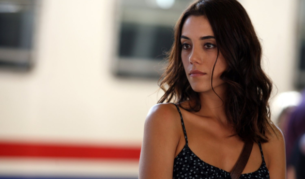 Cansu Dere, ünlü yapımcıyla görüntülendi!
