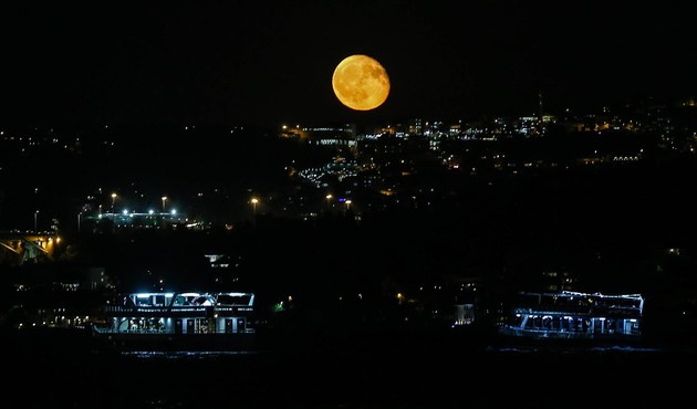 İstanbul'da dolunay şöleni...