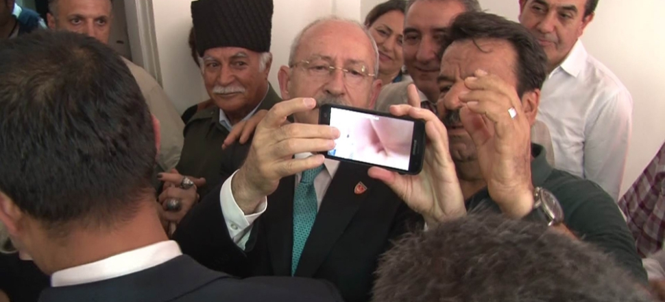 Kılıçdaroğlu'nun selfie mücadelesi...