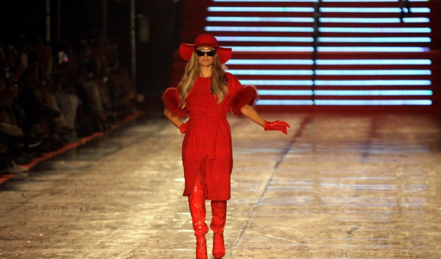 Antalya’da Paris Hilton rüzgarı