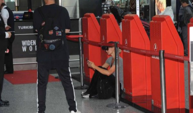 Paris Hilton, havalimanında böyle görüntülendi!