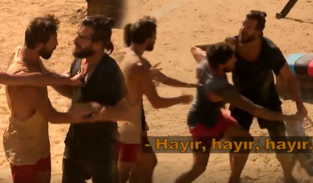 Hakan,Mustafa Kemal'e şişe fırlattı!