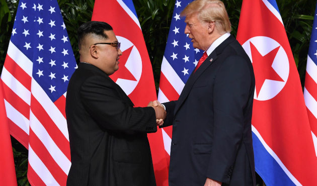 Tarihi Trump-Kim zirvesi gerçekleşti!