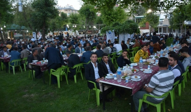 Türkerler VEPSAŞ ve  VEDAŞ'dan 15 bin kişiye iftar