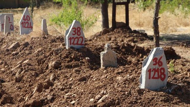 O hainlere kimse sahip çıkmadı... PKK'lılar kimsesizler mezarlığında