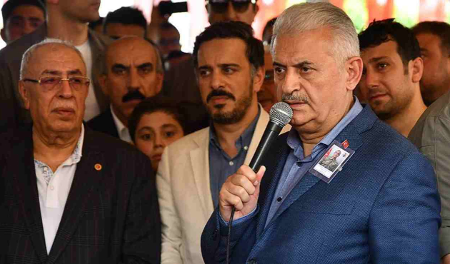Başbakan Yıldırım Suruç'ta konuştu: Bu tesadüfen gelişen bir olay izlenimini vermiyor