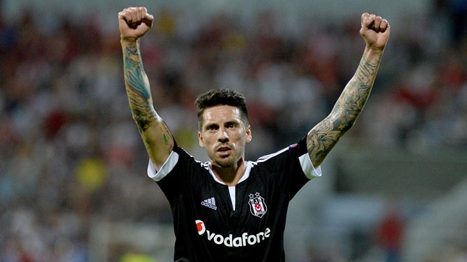 Şok üstüne şok! Beşiktaş'ta bir ayrılık açıklaması daha...