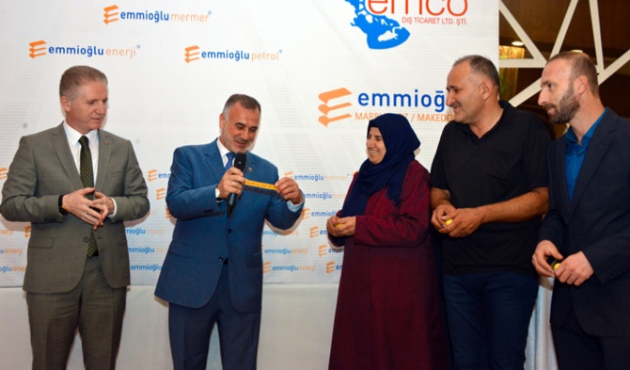 Sivaslı patrondan 20 çalışanına ev!