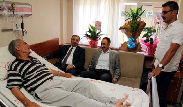 Şehit Fethi Sekin'in babasına minibüs çarptı!