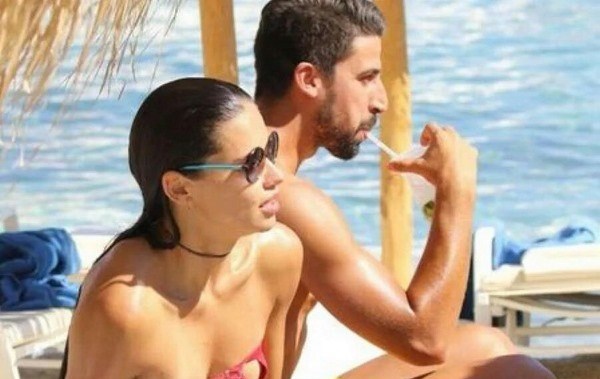 Adriana Lima, Sami Khedira ile tatilde!