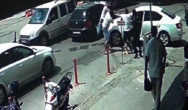 Yol verme kavgasında pompalıyla kendini vurdu!