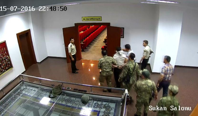 FETÖ'cüler generali derdest edip infazını konuştu!