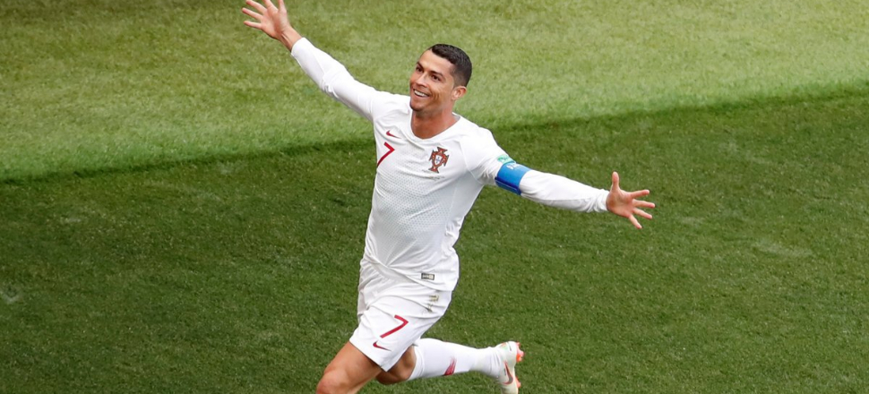 Ronaldo atıyor, Portekiz kazanıyor!