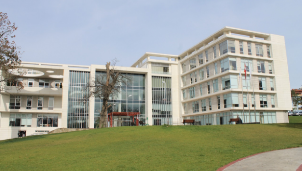 Belediye binasına silahlı baskın! Polis operasyon düzenliyor