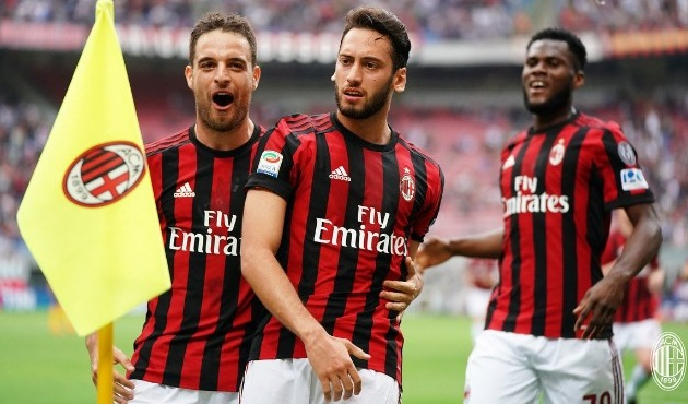 Hakan Çalhanoğlu için flaş transfer iddiası!