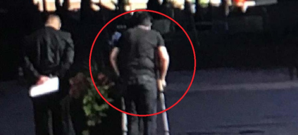 Zarrab koltuk değnekleriyle New York sokaklarında!