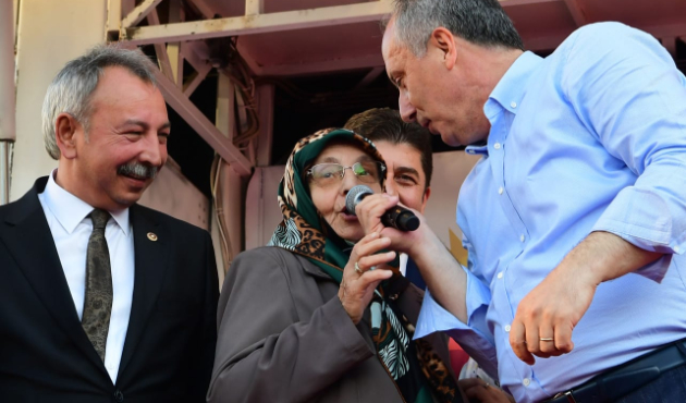 "Annesini, kız kardeşini miting miting gezdiriyor"