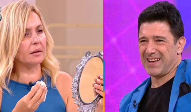 Önce makyajını sildi sonra kendini beğenmedi!