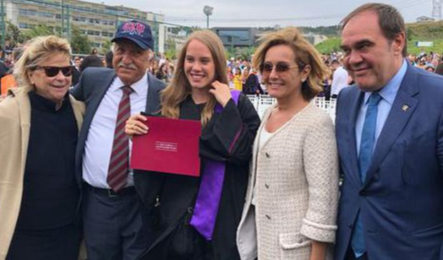 Yelda Demirören diplomasını aldı!