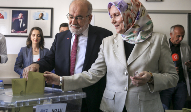 Temel Karamollaoğlu da oyunu kullandı!