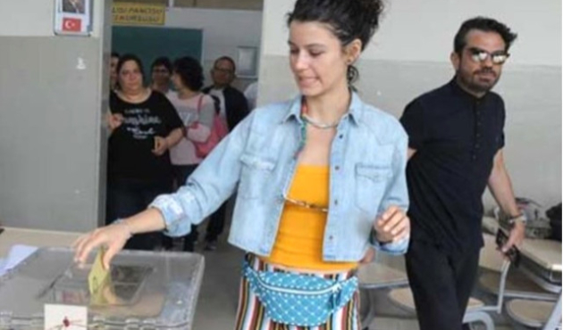 Doğulu çifti seçim için tatillerini yarıda kesti!