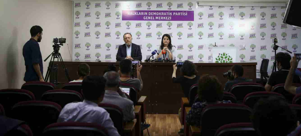HDP'liler şaşkın, siyasi analistler şaşkın!