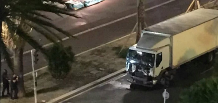 O listede ismi yok! İşte Fransa'yı kana bulayan saldırgan