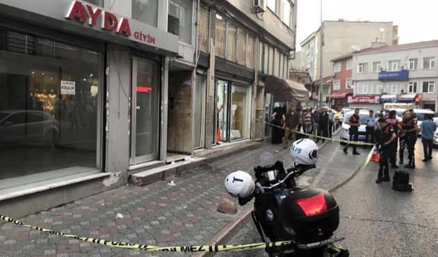 2 kişi silahlı saldırıya uğradı...