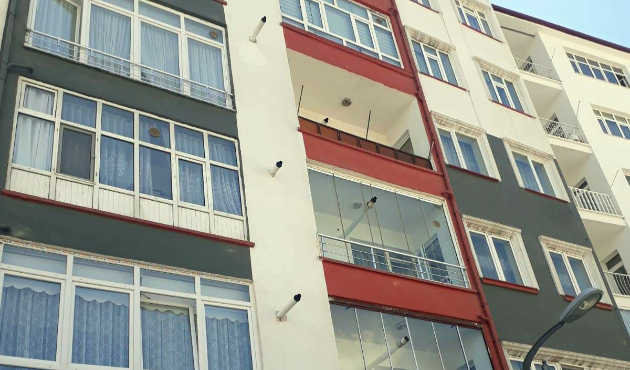 Vekil olmanın yolu bu apartmandan geçiyor!