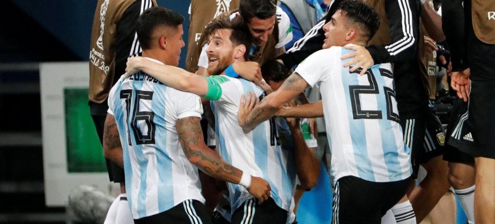 Messi'li Arjantin son 16'da!