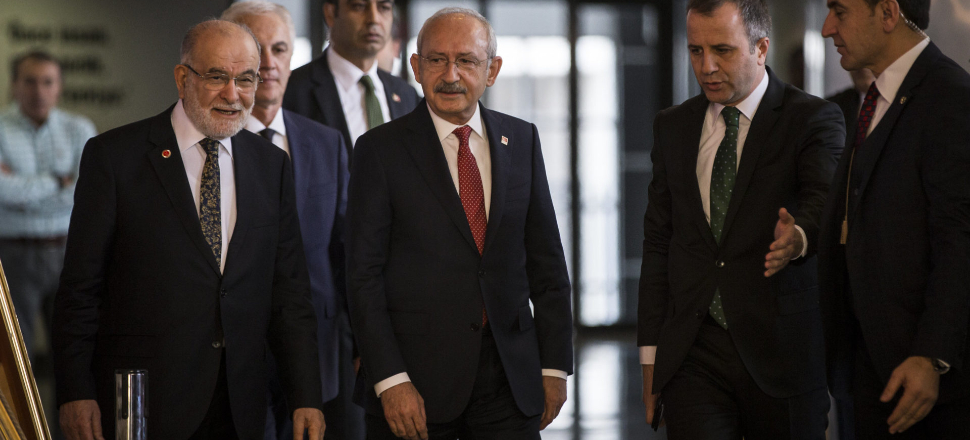 Saadet Partisi'nden CHP ve İYİ Parti'ye 8 vekil!
