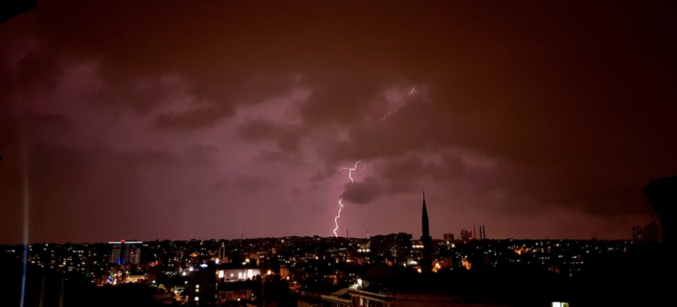 İstanbul'da hava ulaşımına yağış engeli...