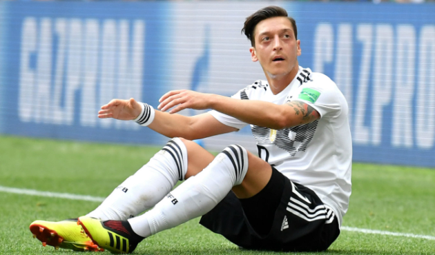 Almanlardan Mesut Özil'e kutlama!