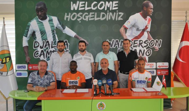 Alanyaspor'dan imza şov!