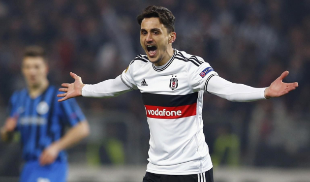 Mustafa Pektemek Beşiktaş'ta kaldı!