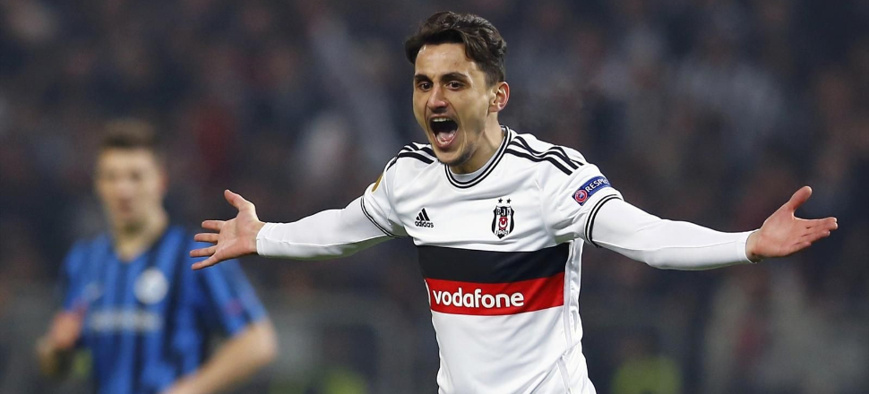 Mustafa Pektemek Beşiktaş'ta kaldı!