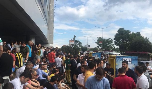 Fenerbahçelilerden kombinelere büyük ilgi!