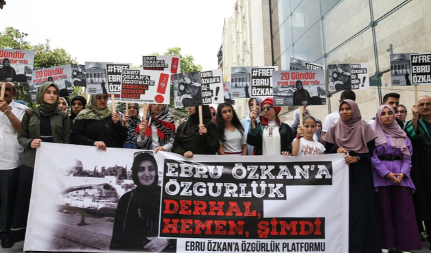 Ebru Özkan bugün üniversite sınavına girecekti!