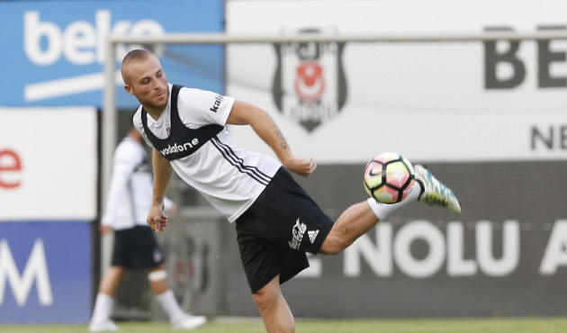 Gökhan Töre sakatlığı sonrası Slovakya'da!