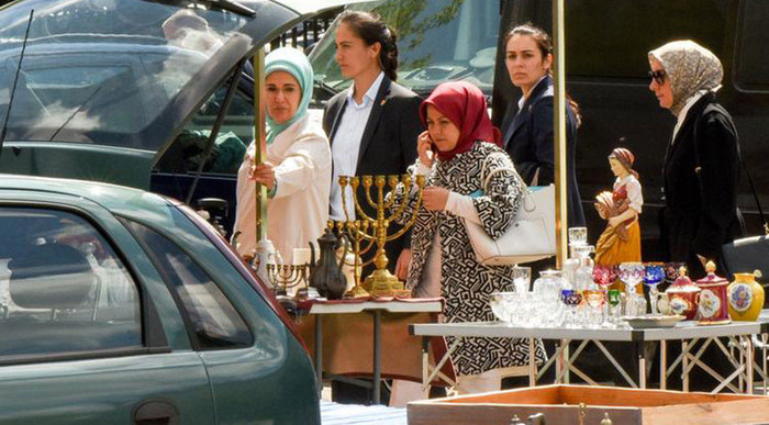 İftiraya, bit pazarından daha sık uğruyor! Esra Elönü, Emine Erdoğan'a atılmak istenen çamuru yazdı
