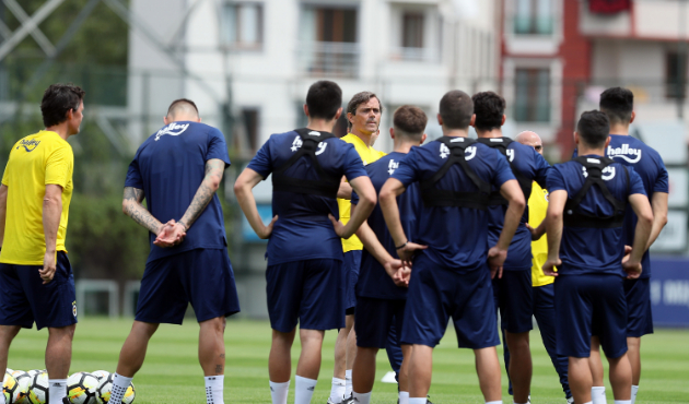Fenerbahçe, Cocu yönetiminde ilk maçına çıkıyor!
