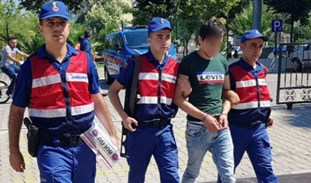 Kadın tuvaletini izlemek için böyle düzenek kurdu!