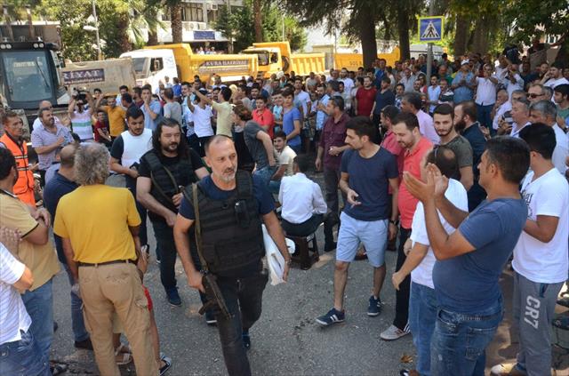 Gölcük Donanma Komutanlığı'na polis girdi !