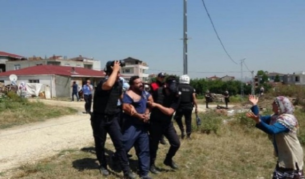 Büyükçekmece'de olaylı yıkım! Yaralı polisler var