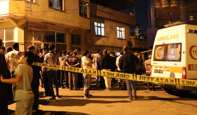 Ağabey kardeşine 8 kurşun sıktı...