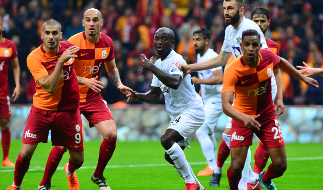 Galatasaray Akhisar maçında 2 tarihi olay!