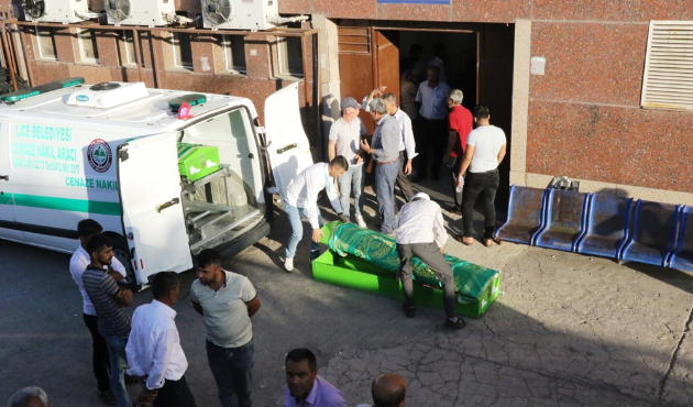 Baba ve oğlunun cenazeleri Diyarbakır’a getirildi!